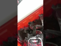 Изготовленные на заказ рыболовные снасти кладут зеленый рюкзак в мешки рыболовных снастей для соленой воды